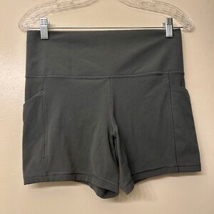 Athleta Salutation Stash High Rise 5" Short
